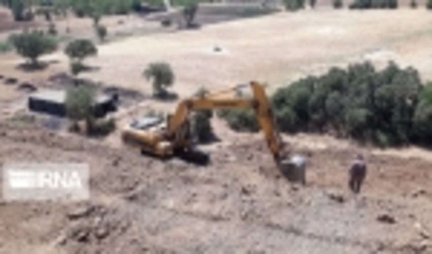 یک دستگاه بیل‌مکانیکی متخلف در مریوان توقیف شد