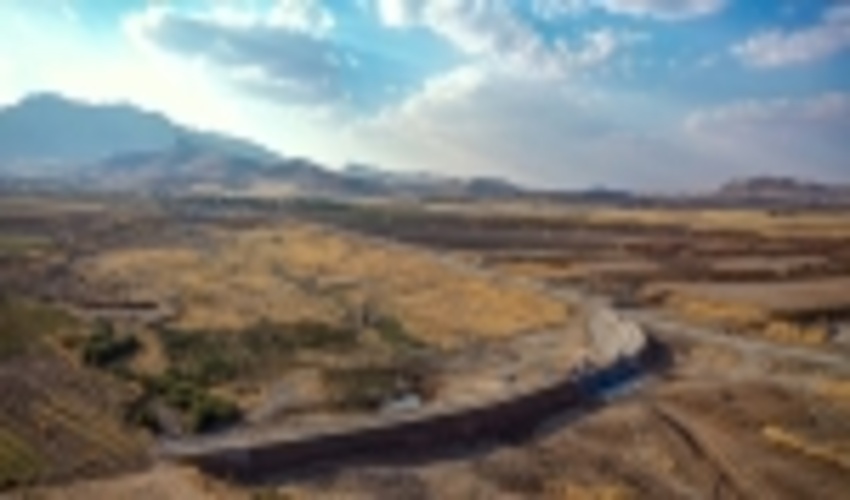 احداث بند خاکی پروژه تغذیه سفره‌های آبی زیرزمینی در قروه