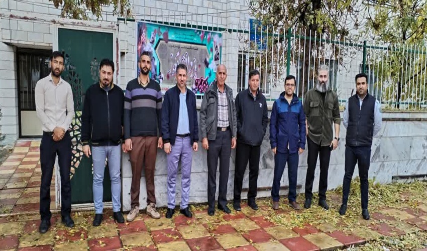 حضور کارکنان اداره منابع طبیعی و آبخیزداری شهرستان قروه در راهپیمایی یوم الله ۱۳ آبان 