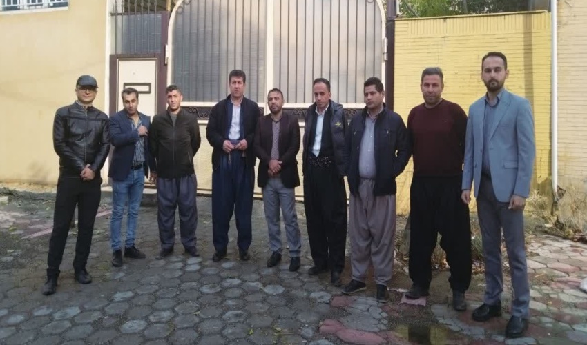 حضور کارکنان اداره منابع طبیعی و آبخیزداری شهرستان سروآباد درراهپیمایی یوم الله ۱۳ آبان 