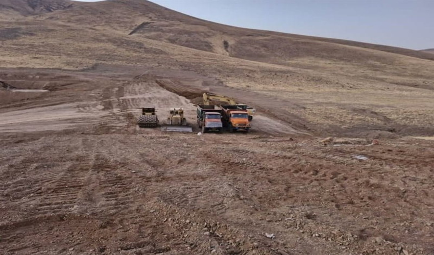 دهگلان/  تخریب و تصرف اراضی ملی روستای هلیز آباد از توابع شهرستان 