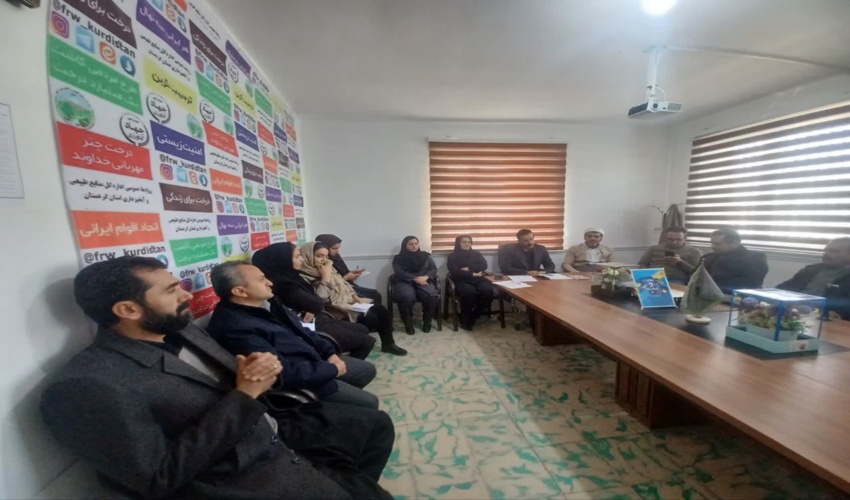  دیواندره/ برگزاری جلسه اداری با هدف ارزیابی عملکرد ۹ ماهه